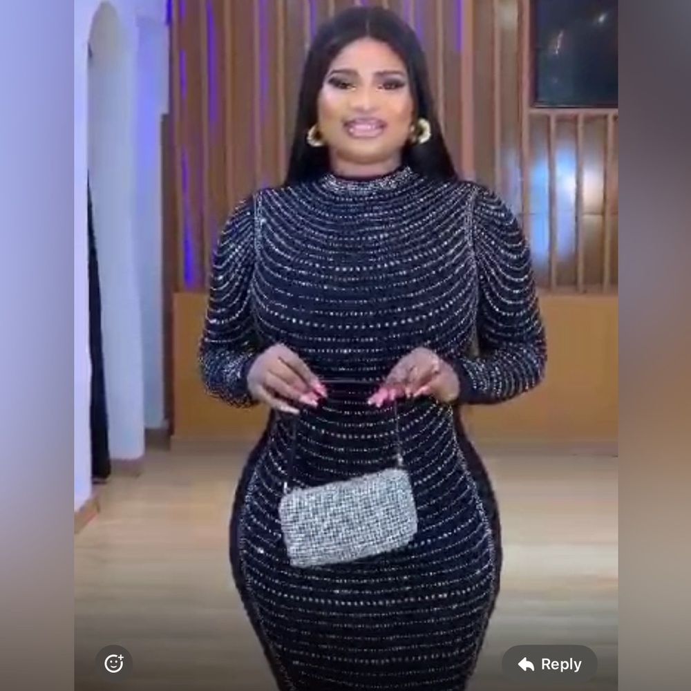 Body cum stone dress